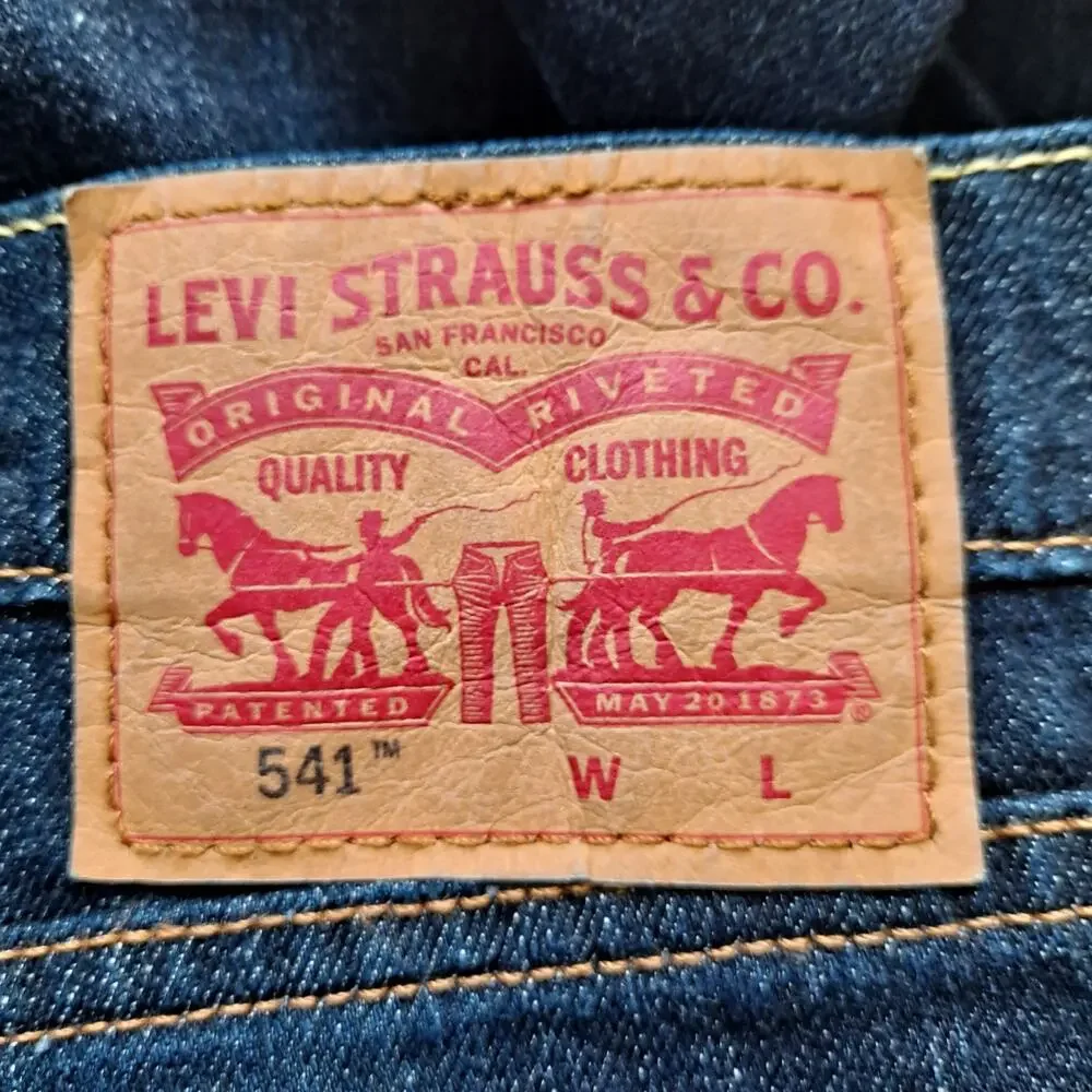 Levi's 541 Athletic Taper Fit Denim Jeans Cleaner Medium Wash Mens Size 48